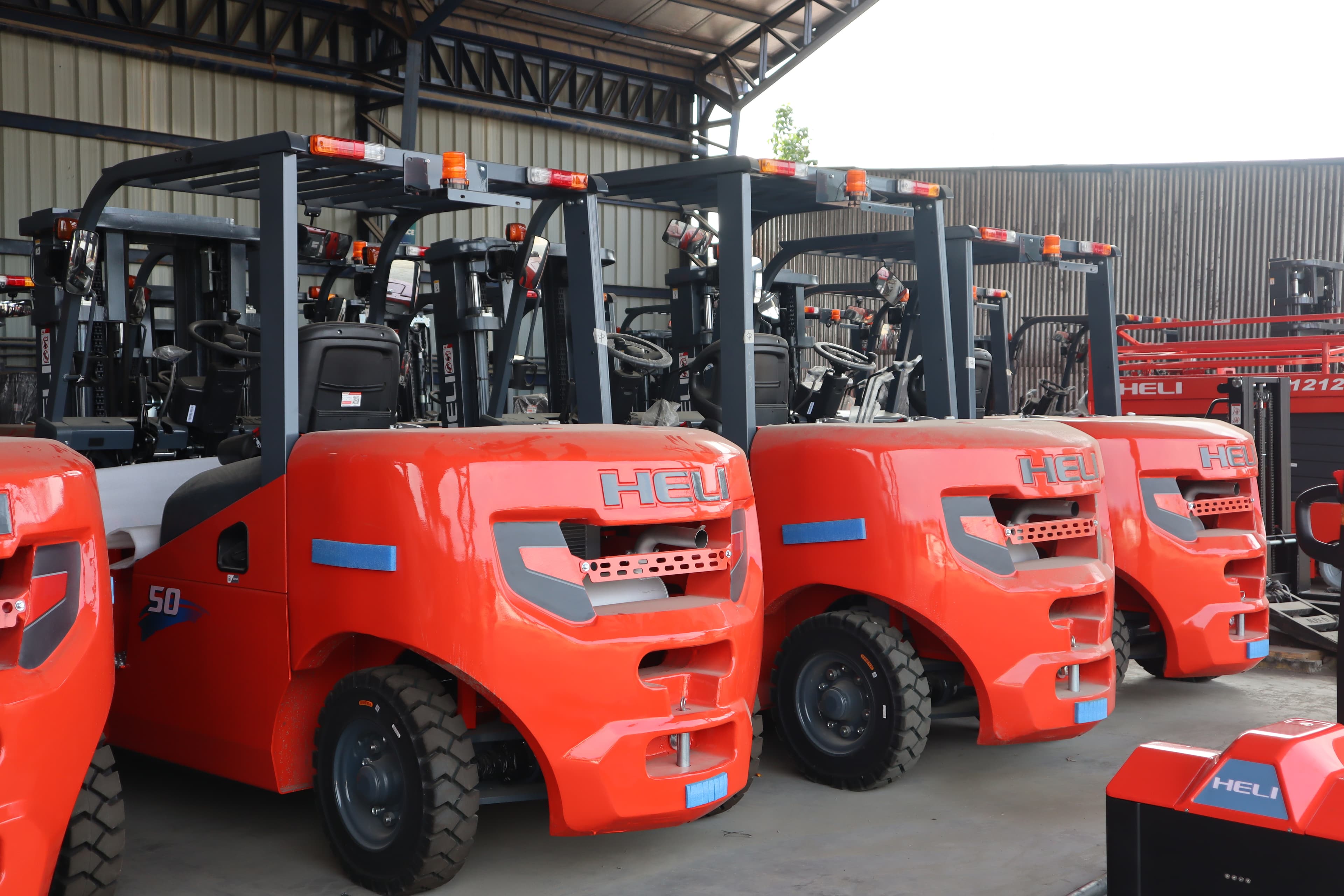 Internal Combustion Forklift Series - Model 2