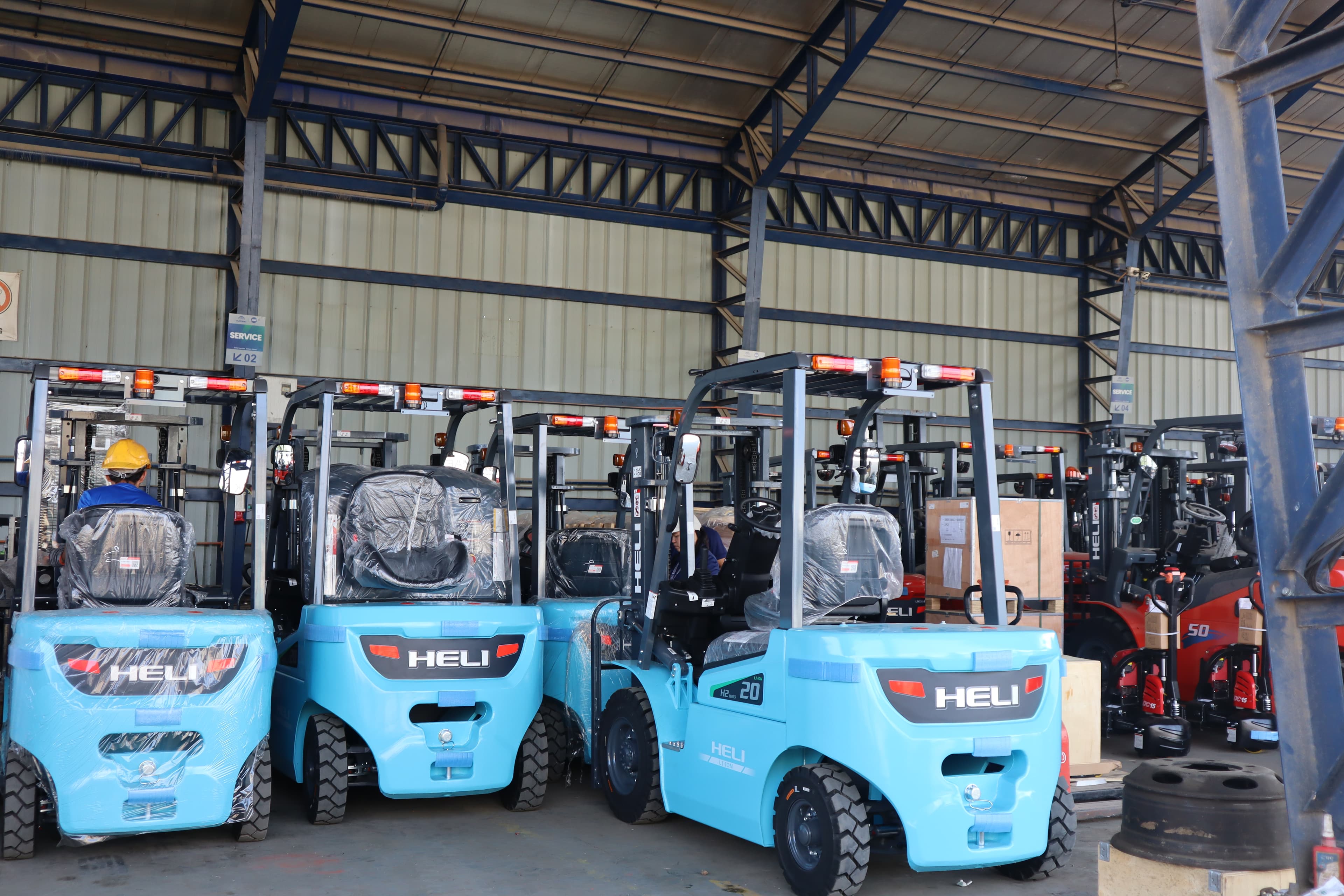 Lithium Battery Forklift - Model 4